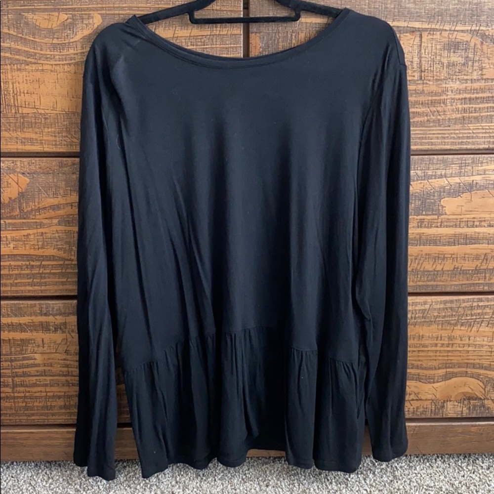 Old navy black drop hem blouse